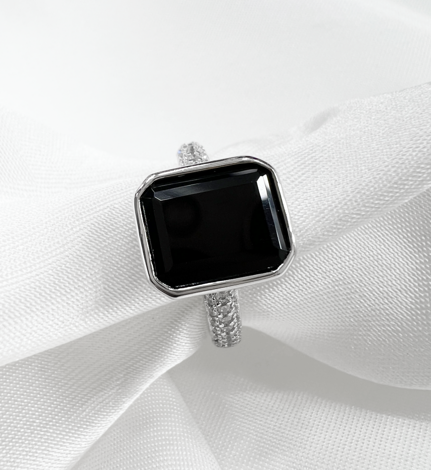 925 Sterling Silver Black Onyx Bezel Ring in Rhodium