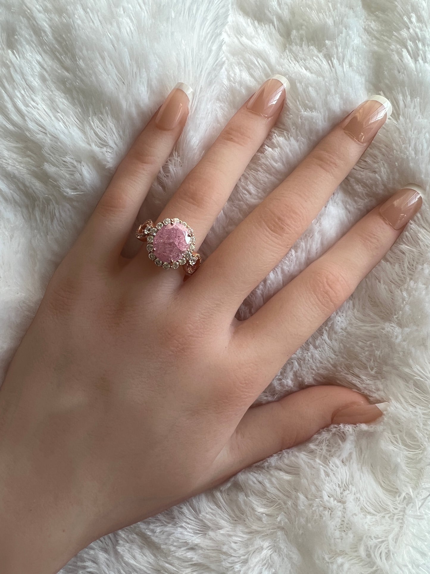 925 Sterling Silver Infinity Oval Cut Light Pink Ice & Diamond Cubic Zirconia Ring - Rose Gold