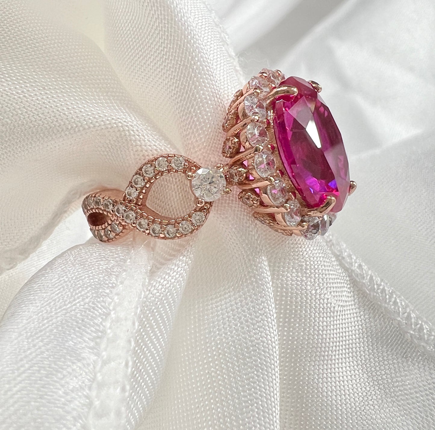 925 Sterling Silver Oval Cut Rose Corundum Infinity Band Ring - Rose Gold