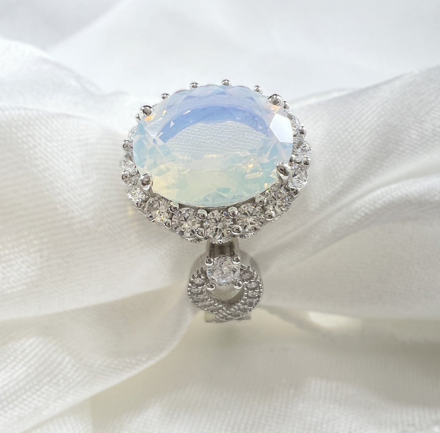 925 Sterling Silver Oval Cut White Multifaceted Moonstone Infinity Band Ring