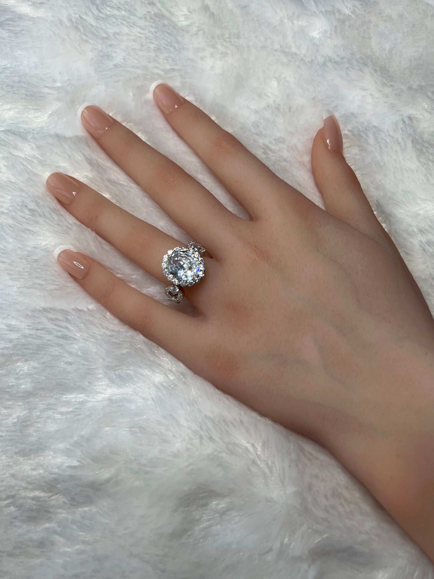 *PRE-ORDER - 925 Sterling Silver Infinity Oval Cut Clear Diamond Cubic Zirconia Ring