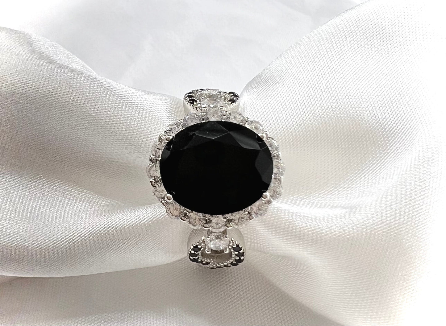 *PRE-ORDER - 925 Sterling Silver Infinity Oval Cut Black Onyx & Diamond Cubic Zirconia Ring