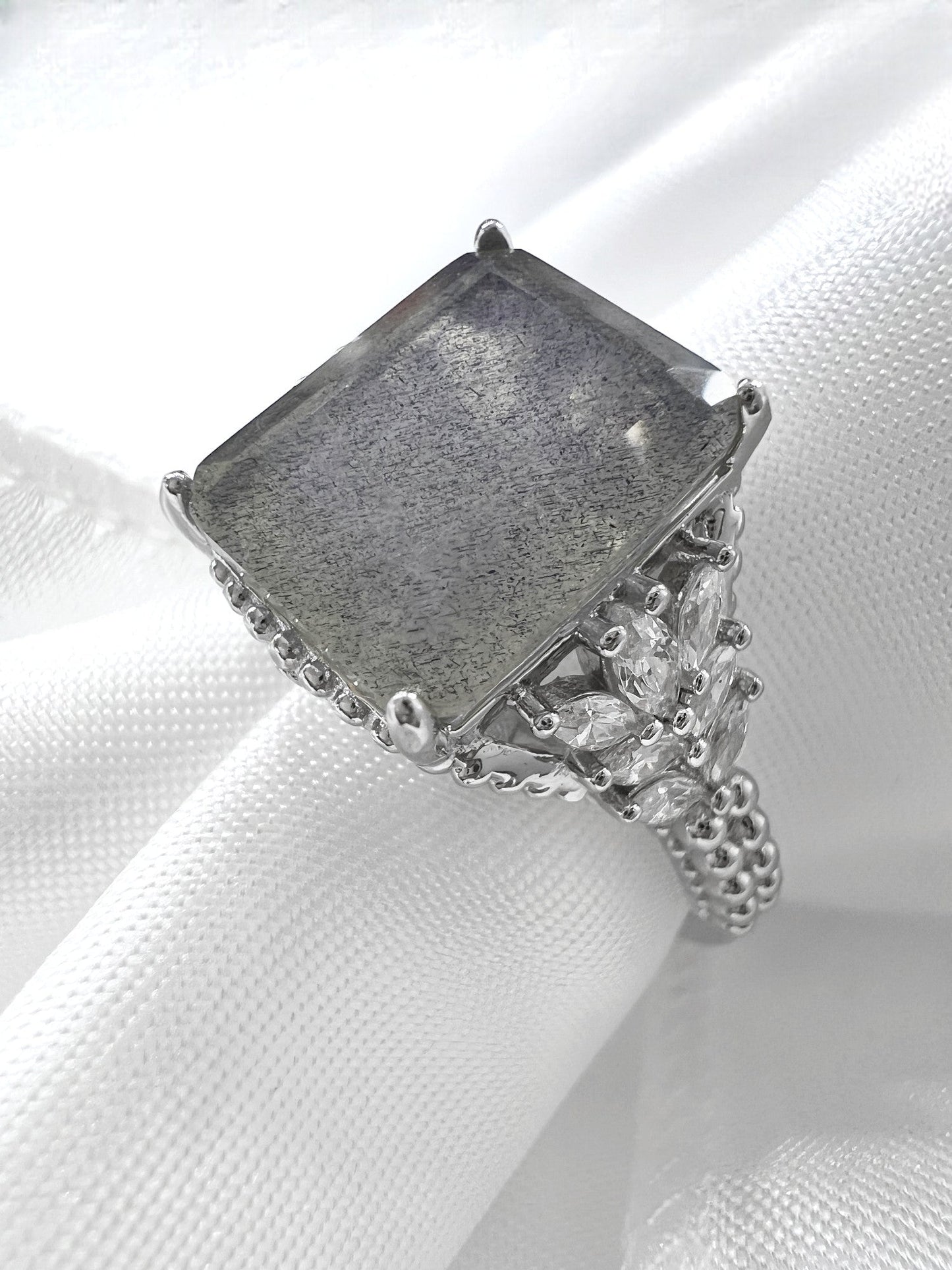 *PRE-ORDER - 925 Sterling Silver Labradorite Beaded Shank Ring