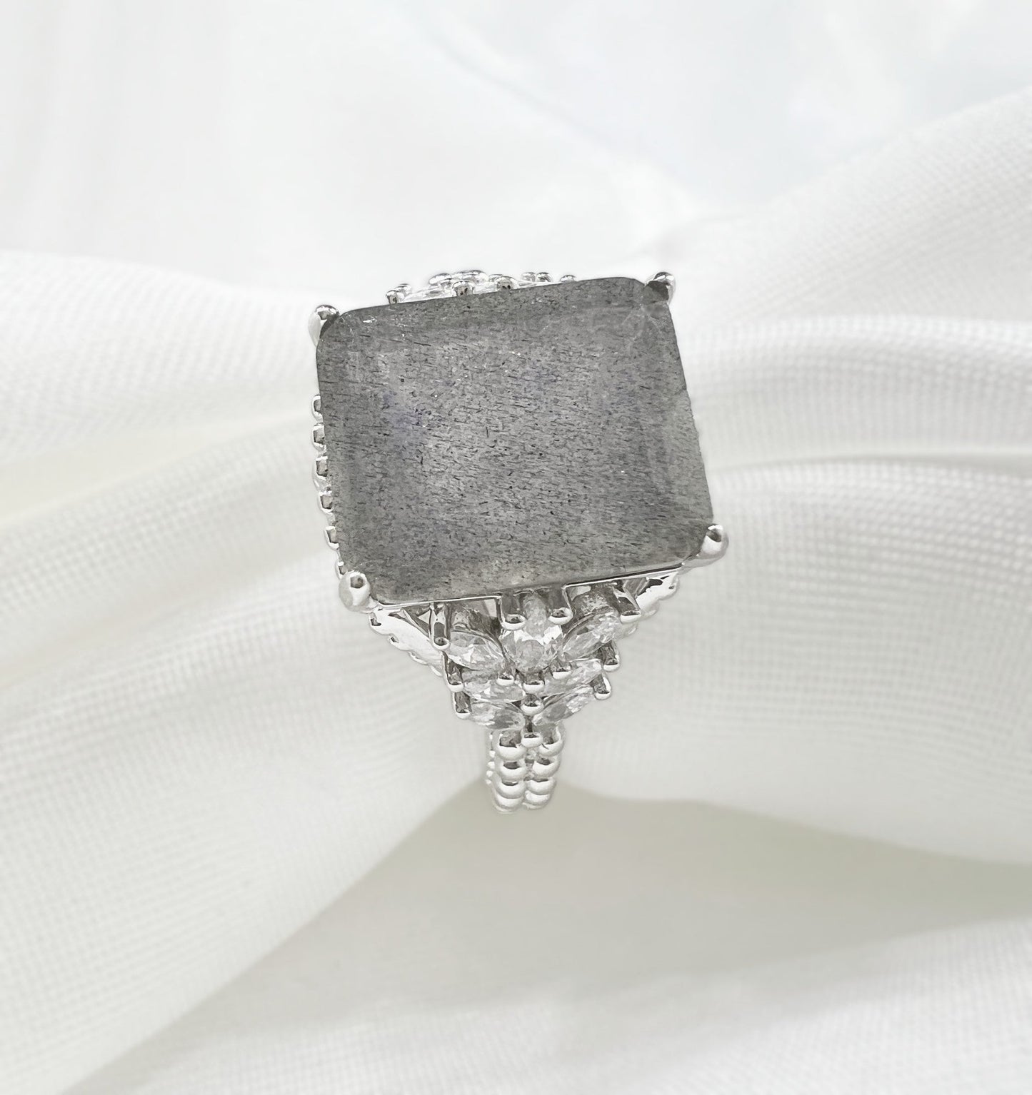 *PRE-ORDER - 925 Sterling Silver Labradorite Beaded Shank Ring