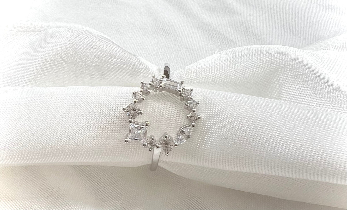 Dainty 925 Sterling Silver Diamond CZ Geometric Cluster Band Open Circle Ring