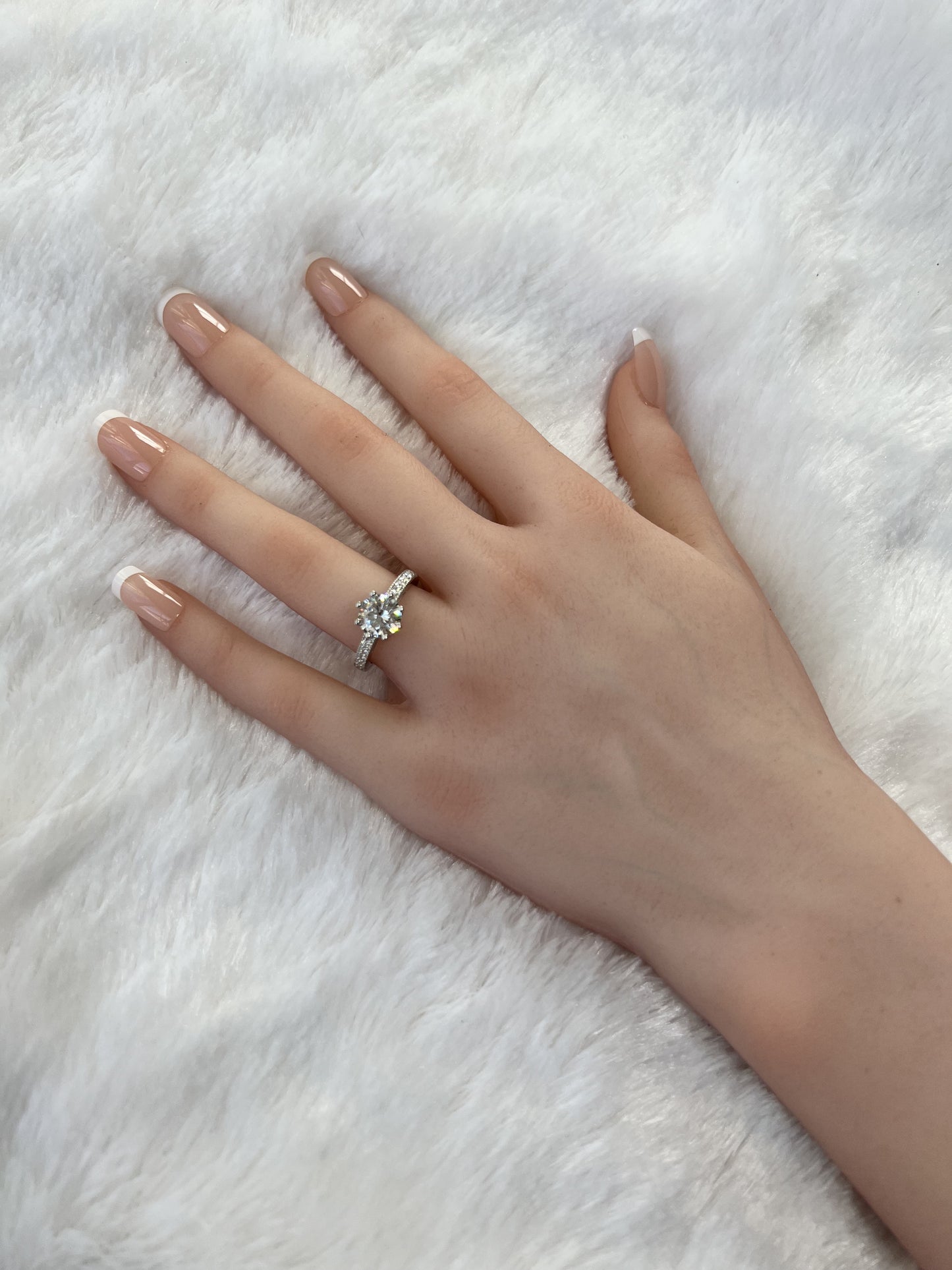 925 Sterling Silver Round Diamond Cubic Zirconia Solitair Pave Ring